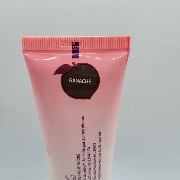 Too Faced Ganache Peach Perfect Matte Foundation - Picture 10 of 14